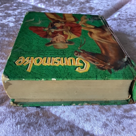 Vintage Gunsmoke book - Picture 12 of 14
